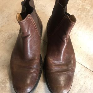 Italian style casual leather boots.
